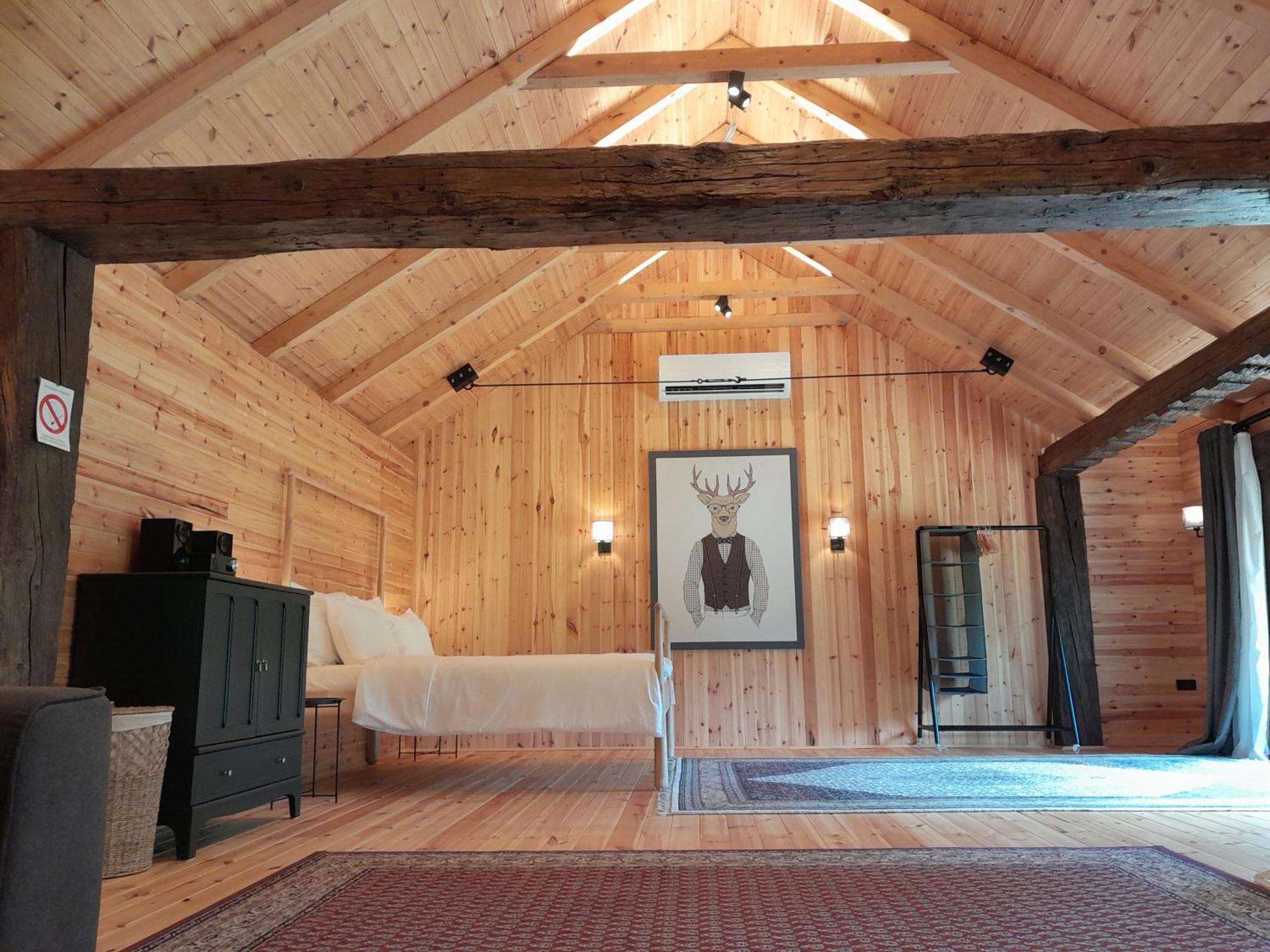 Nica Wood Sremska Kamenica Exterior foto